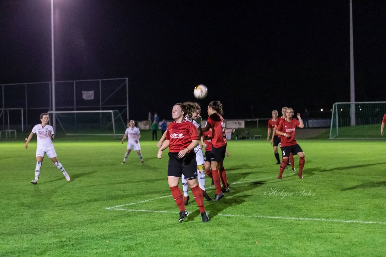 Bild 122 - Frauen SV Henstedt Ulzburg - Wellingsbuettel : Ergebnis: 11:1